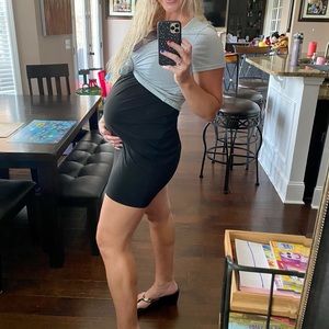 Maternity dress with front knot